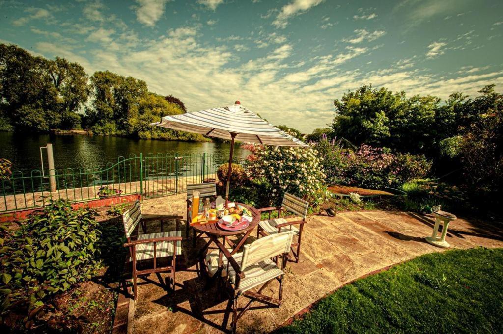 Serene Spacious Room Staines-upon-Thames Εξωτερικό φωτογραφία